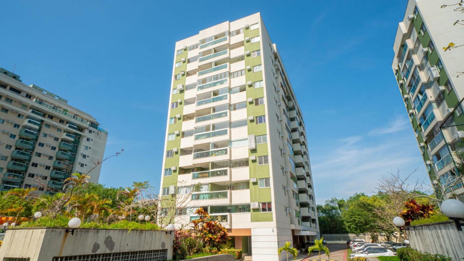 Apartamento Belo Apto Com Otima Localizacao Em Jacarepagua Rj *